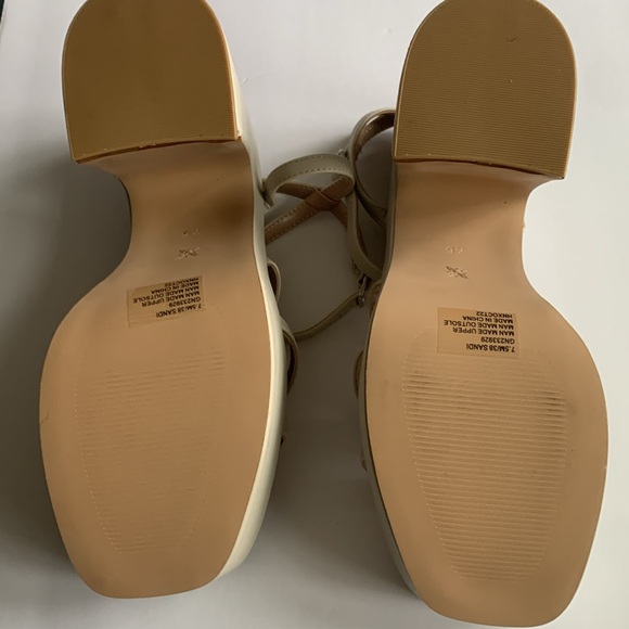 NWOB! BCBGeneration Sandi platform sandal - Picture 3 of 6